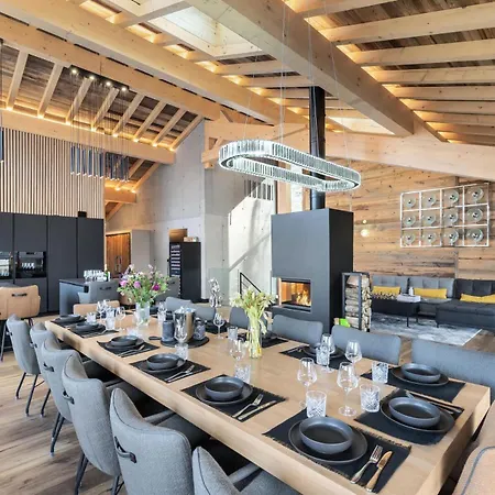 R Family - Chalets Pour 14 Personnes 834